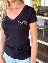 Load image into Gallery viewer, Kailua Logo Vneck